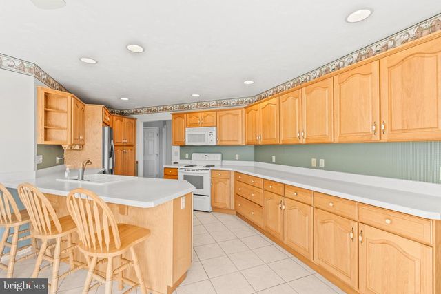 151 OVERVIEW CIR E, Red Lion, PA 17356