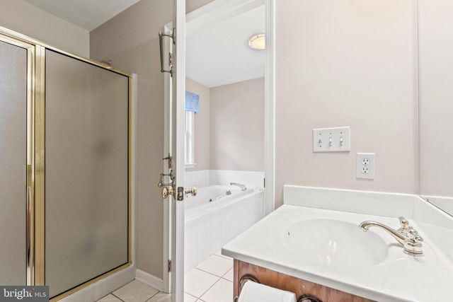 151 OVERVIEW CIR E, Red Lion, PA 17356