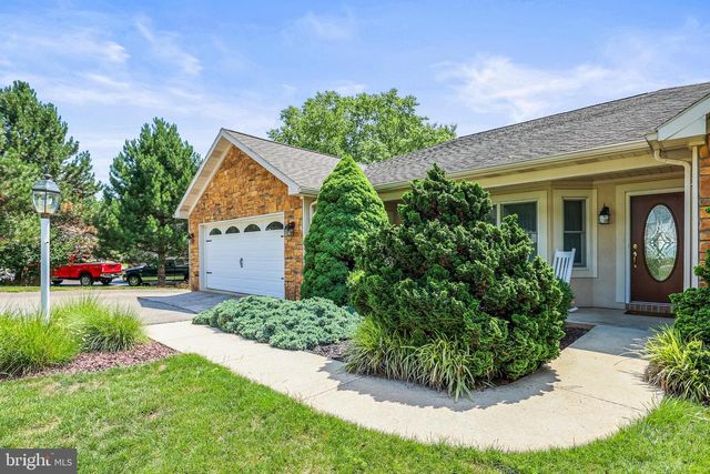 151 OVERVIEW CIR E, Red Lion, PA 17356