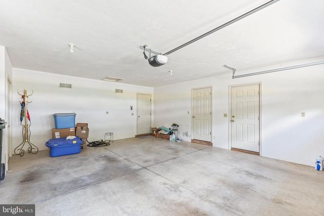 151 OVERVIEW CIR E, Red Lion, PA 17356