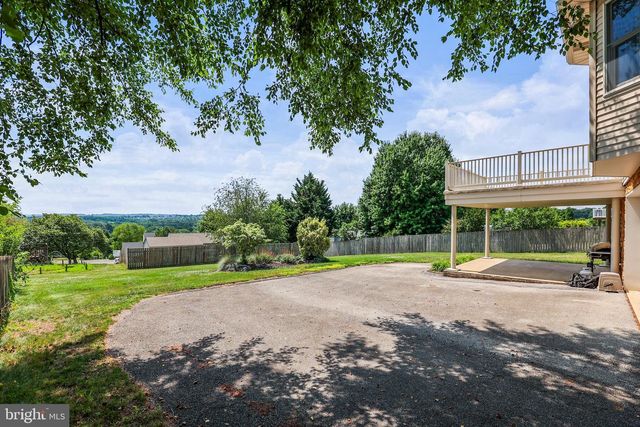151 OVERVIEW CIR E, Red Lion, PA 17356