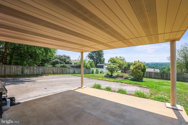 151 OVERVIEW CIR E, Red Lion, PA 17356