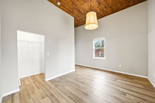 504 N Washington St, Tullahoma, TN 37388