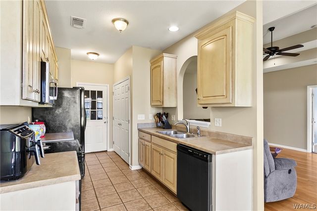 4932 Ross, Northport, AL 35475