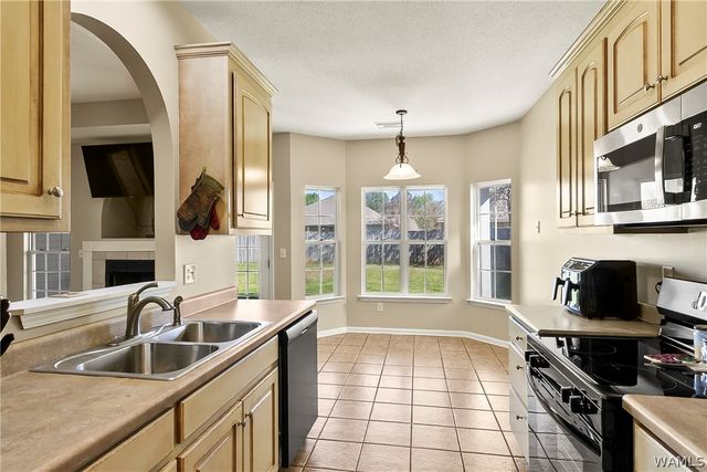 4932 Ross, Northport, AL 35475