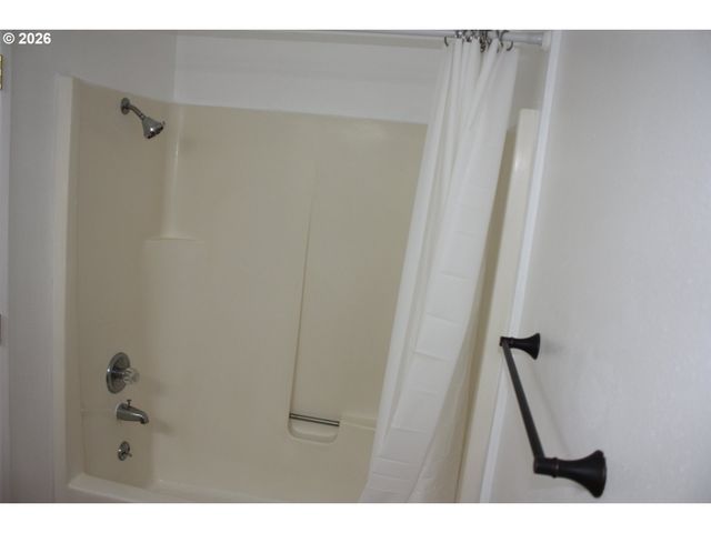 1833 Ne BARBERRY Dr, Hillsboro, OR 97124