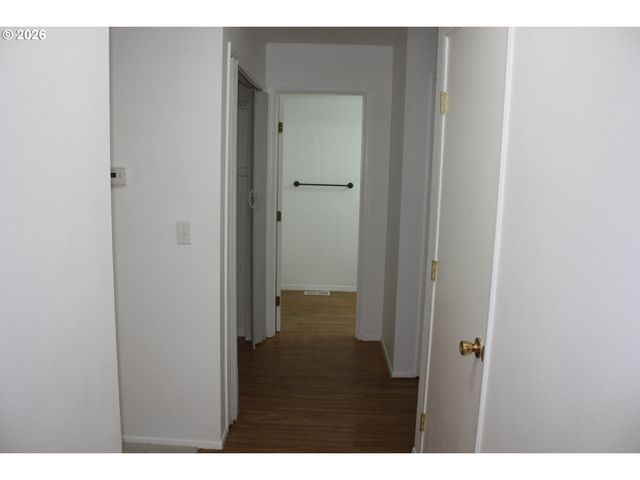 1833 Ne BARBERRY Dr, Hillsboro, OR 97124
