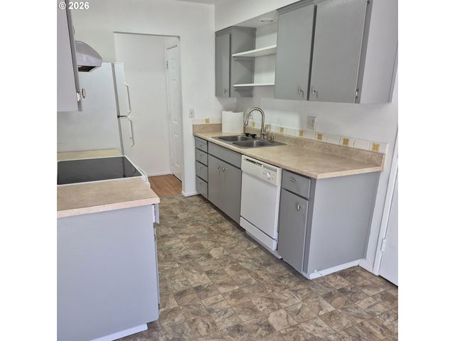 1833 Ne BARBERRY Dr, Hillsboro, OR 97124