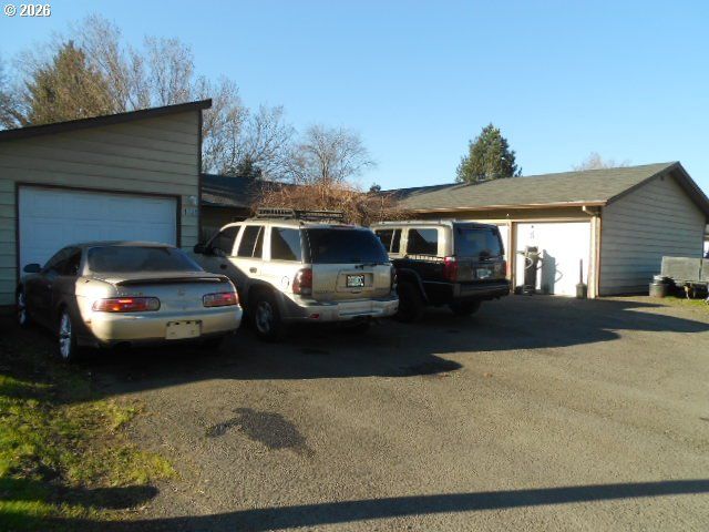 1833 Ne BARBERRY Dr, Hillsboro, OR 97124