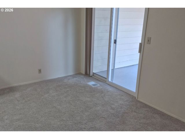 1833 Ne BARBERRY Dr, Hillsboro, OR 97124