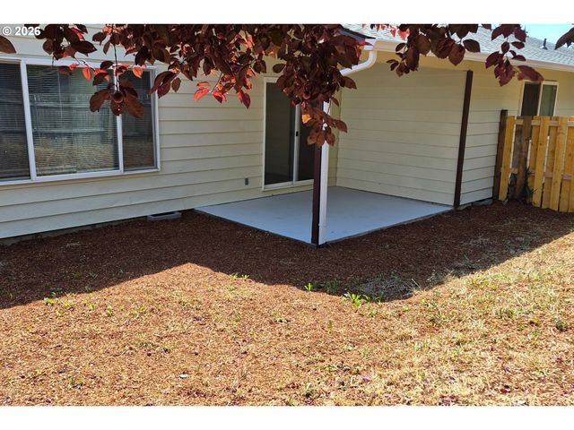 1833 Ne BARBERRY Dr, Hillsboro, OR 97124