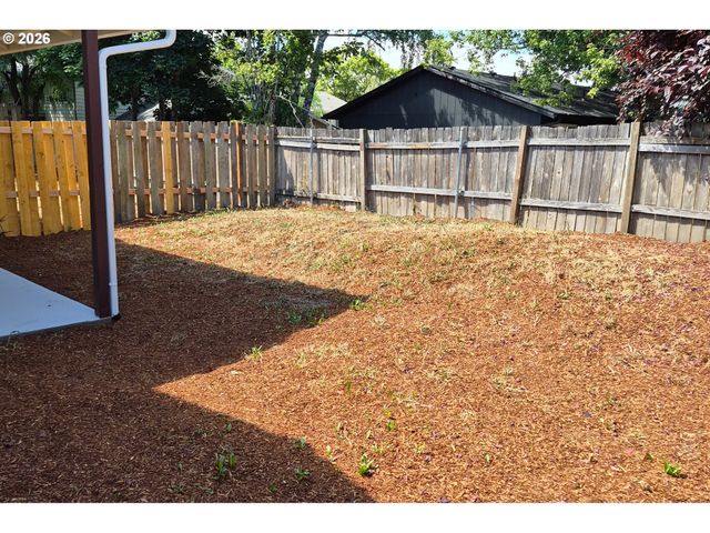 1833 Ne BARBERRY Dr, Hillsboro, OR 97124