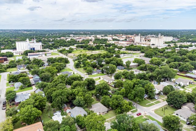 604 S Maxey Street, Sherman, TX 75090