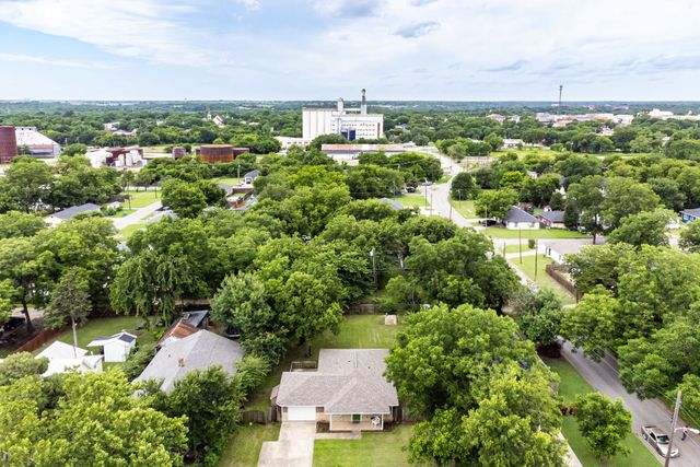 604 S Maxey Street, Sherman, TX 75090