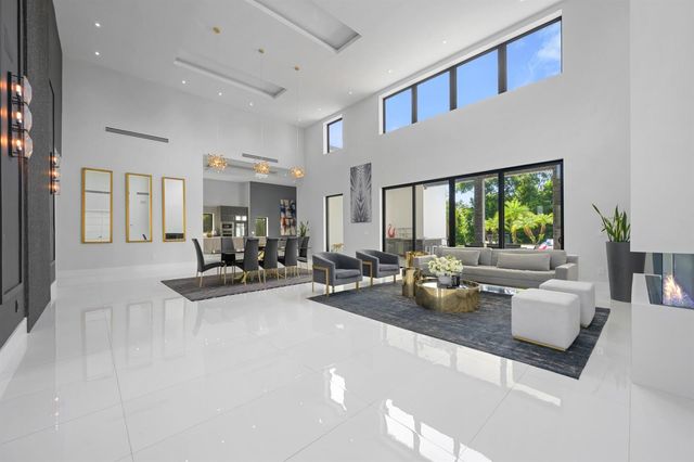 11350 NW 8th Street, Plantation, FL 33325