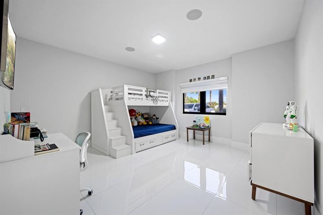 11350 NW 8th Street, Plantation, FL 33325