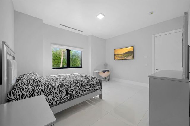 11350 NW 8th Street, Plantation, FL 33325
