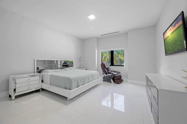 11350 NW 8th Street, Plantation, FL 33325
