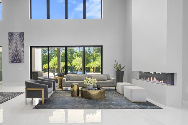 11350 NW 8th Street, Plantation, FL 33325