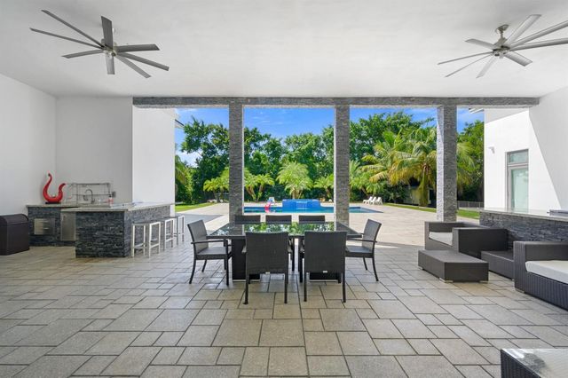 11350 NW 8th Street, Plantation, FL 33325