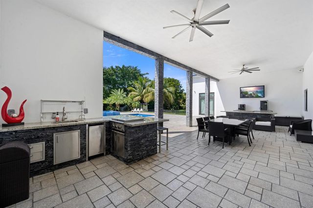11350 NW 8th Street, Plantation, FL 33325