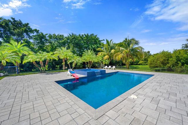11350 NW 8th Street, Plantation, FL 33325