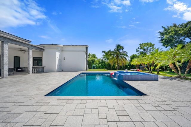 11350 NW 8th Street, Plantation, FL 33325