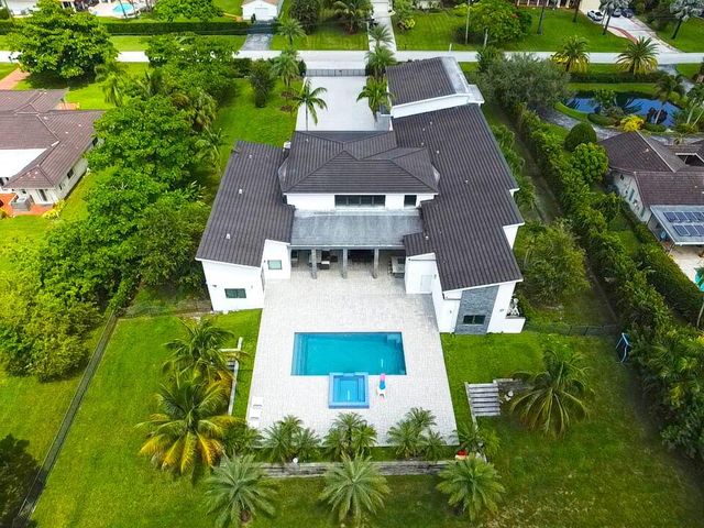 11350 NW 8th Street, Plantation, FL 33325