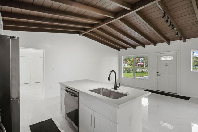 1530 NW 18th Court, Fort Lauderdale, FL 33311