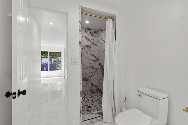 1530 NW 18th Court, Fort Lauderdale, FL 33311