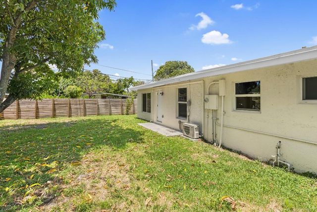 1530 NW 18th Court, Fort Lauderdale, FL 33311