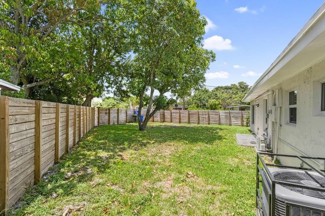 1530 NW 18th Court, Fort Lauderdale, FL 33311