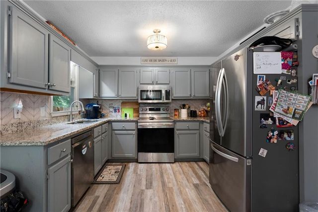 12 Graystone Drive, White, GA 30184