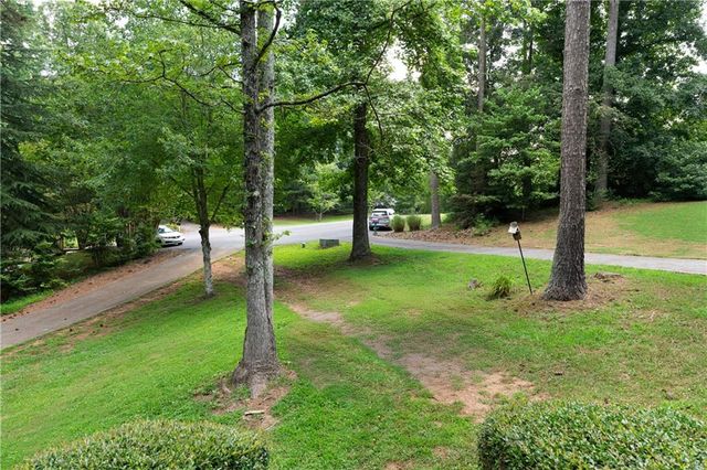 12 Graystone Drive, White, GA 30184