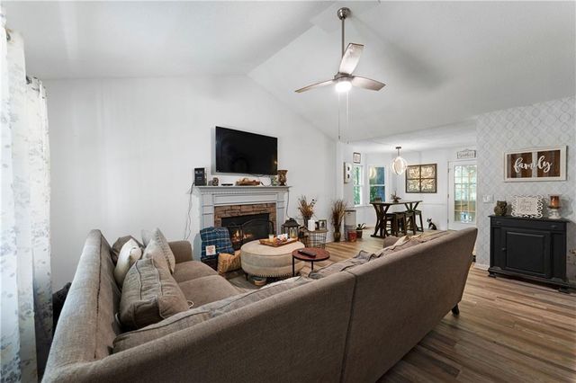 12 Graystone Drive, White, GA 30184