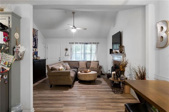 12 Graystone Drive, White, GA 30184