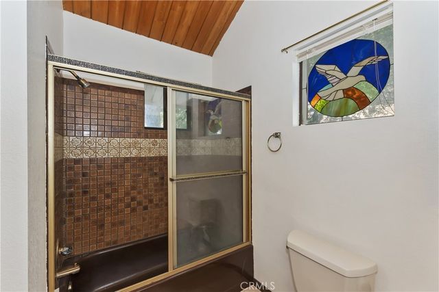 688 Arth Drive, Crestline, CA 92325