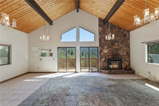 688 Arth Drive, Crestline, CA 92325