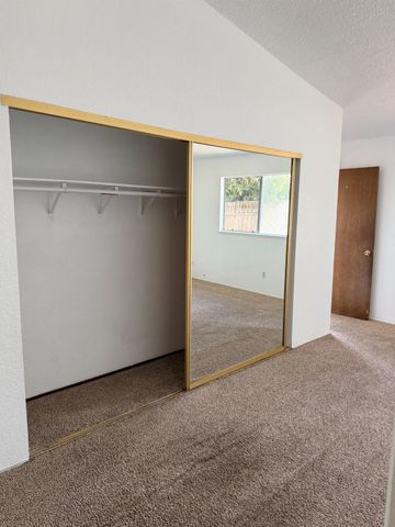 158 E Grant Line Rd, Tracy, CA 95376