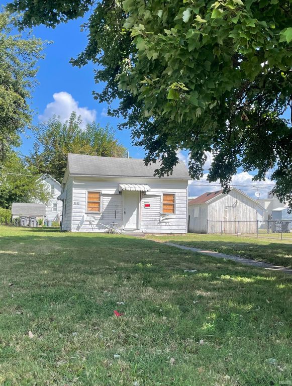 1912 E Illinois Street, Evansville, IN 47711