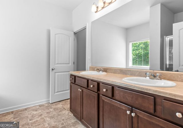 1061 Blind Brook Circle, Hoschton, GA 30548