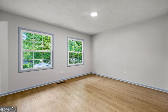 210 Hearthstone Drive, Lagrange, GA 30241