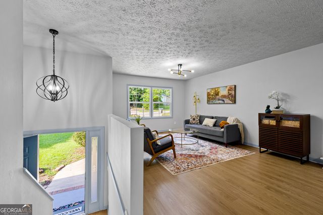 210 Hearthstone Drive, Lagrange, GA 30241