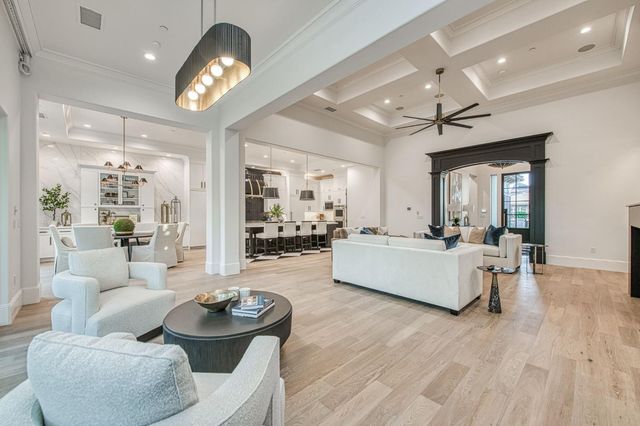 2329 E Putter Way, Fresno, CA 93730