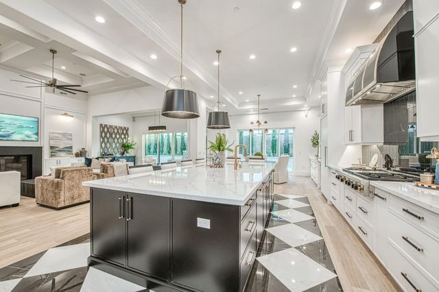 2329 E Putter Way, Fresno, CA 93730