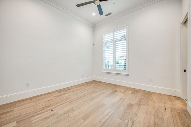 2329 E Putter Way, Fresno, CA 93730