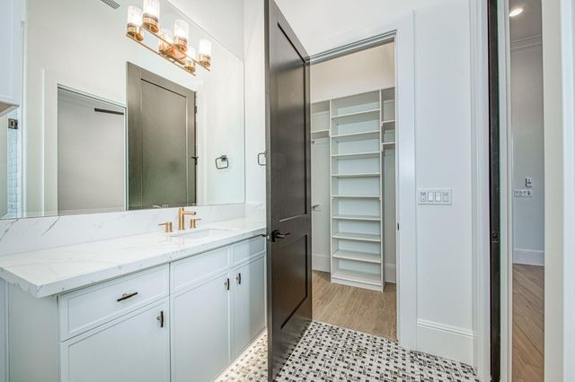 2329 E Putter Way, Fresno, CA 93730