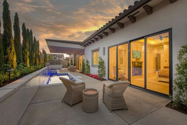 2329 E Putter Way, Fresno, CA 93730