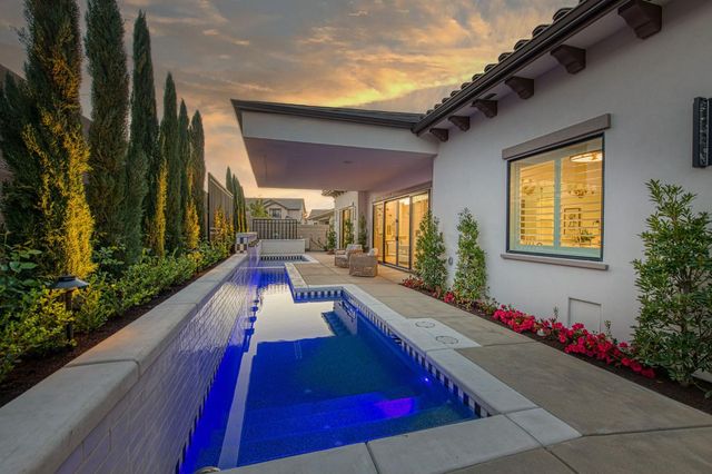 2329 E Putter Way, Fresno, CA 93730