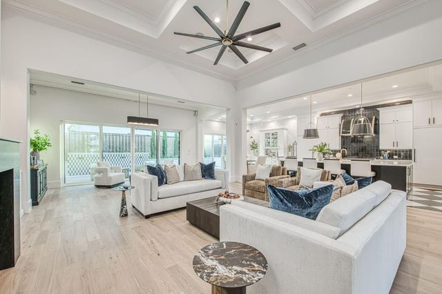 2329 E Putter Way, Fresno, CA 93730